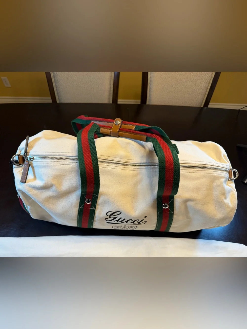 New Authentic Gucci Crest Logo Ivory Canvas Duffle Bag Large